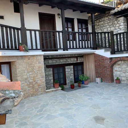 Guest House Genti เบราท ภายนอก รูปภาพ