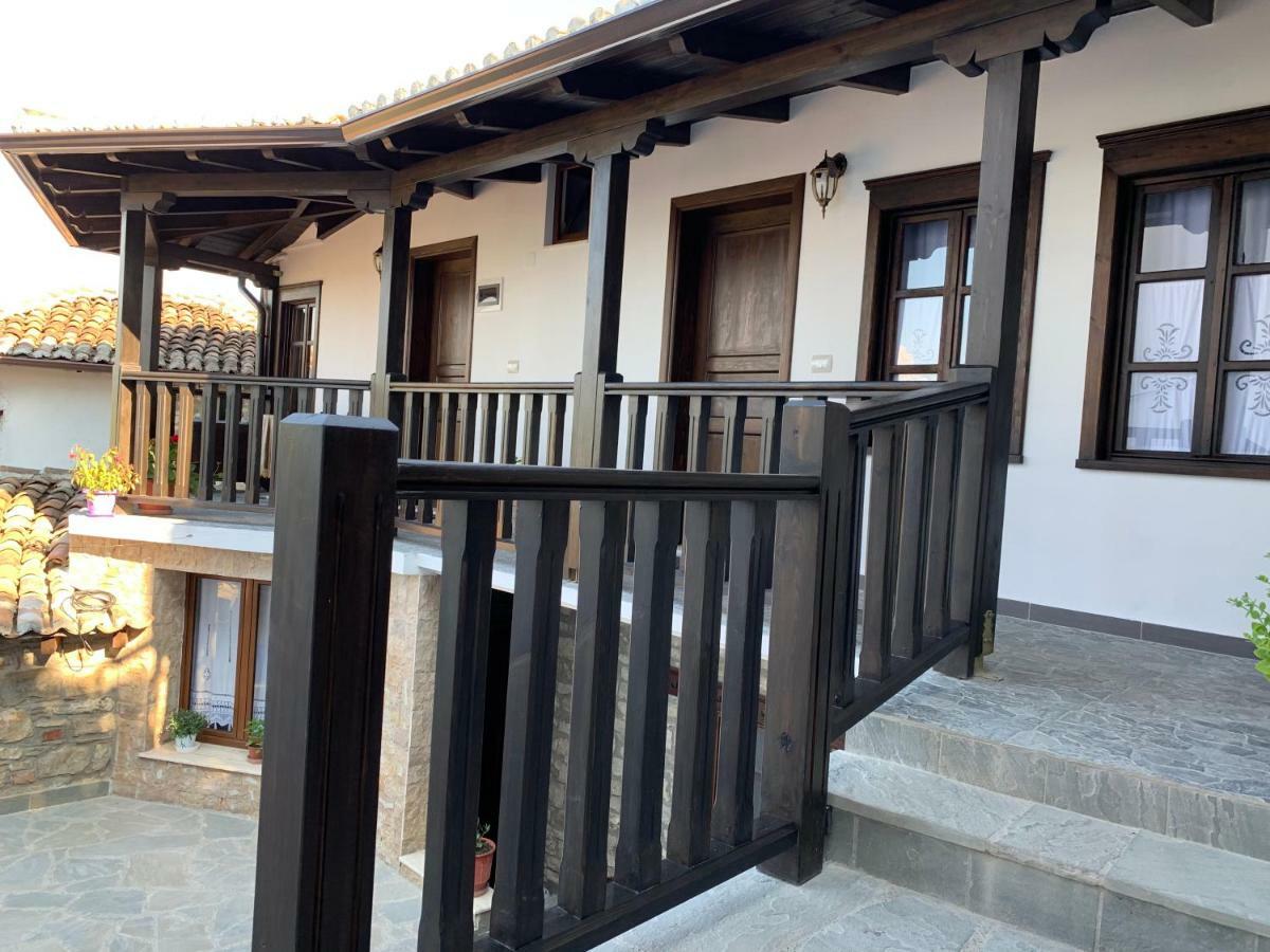 Guest House Genti เบราท ภายนอก รูปภาพ